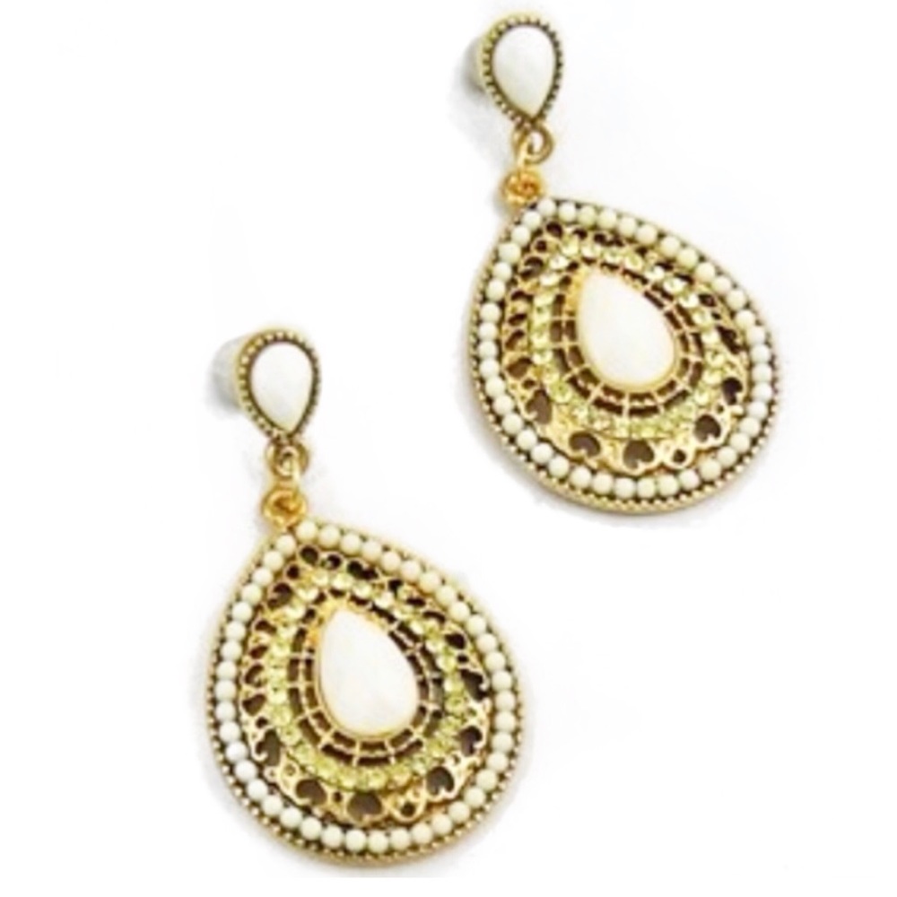 Tear Drop Rhinestone Earrings